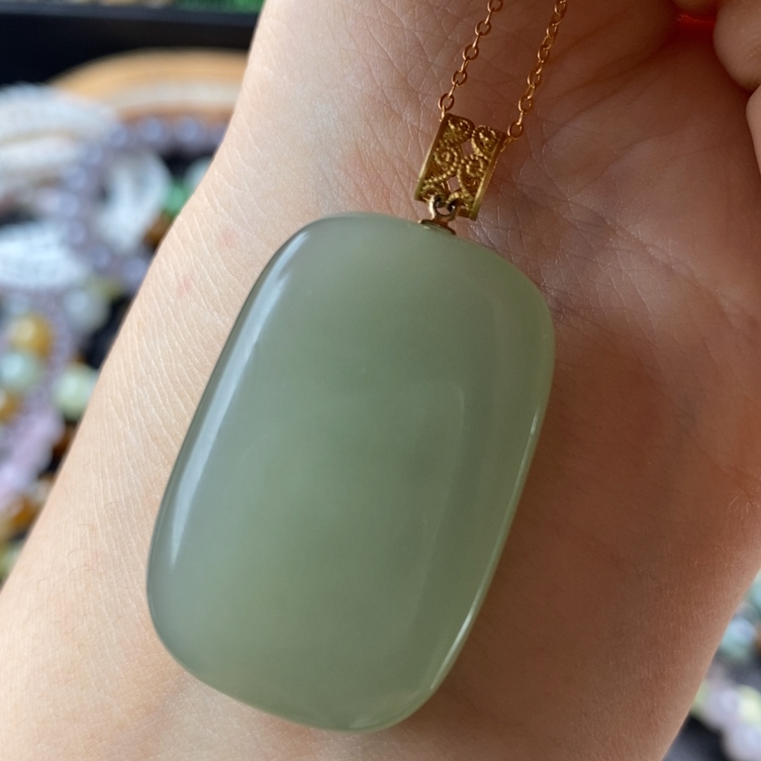 和田玉18K金镶嵌吊坠(赠链)冰晴无事牌