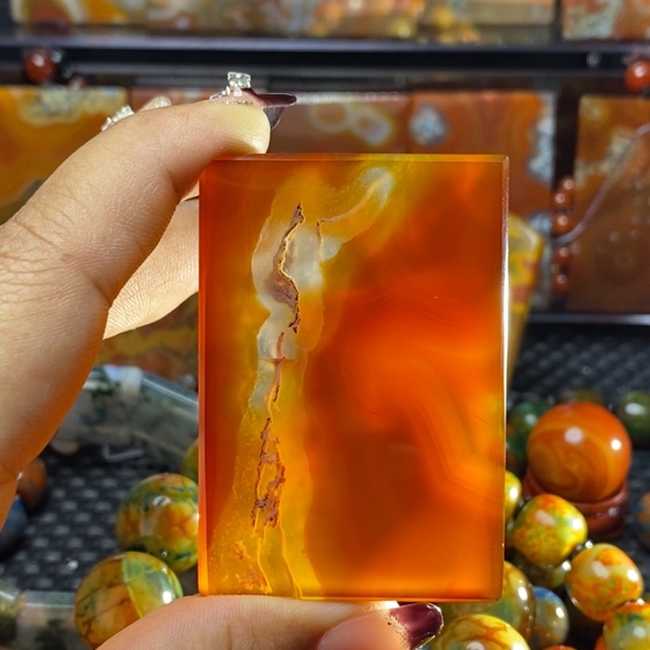 用***4玛瑙/玉髓未镶嵌颈饰