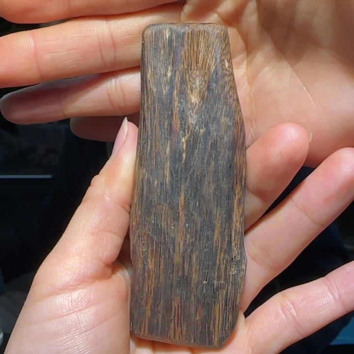 沉香手把件海南老白棋块料24.4克