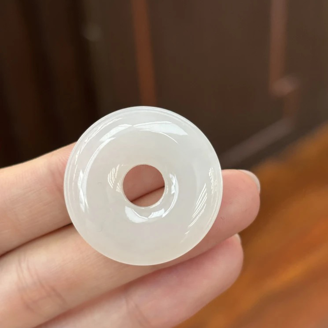 051706WM和田玉羊脂白甜甜圈吊坠多样性发其一约30*6