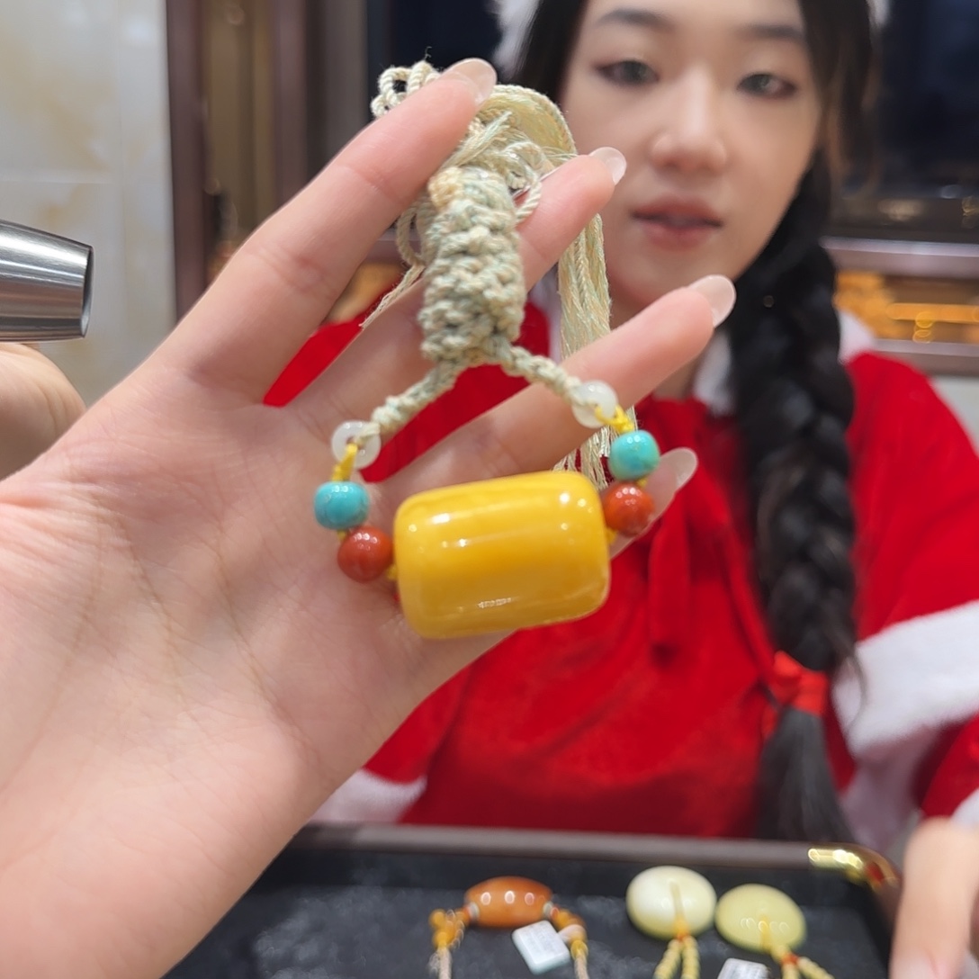 蜜蜡未镶嵌颈饰路路通软糖造型 偏鸡油黄