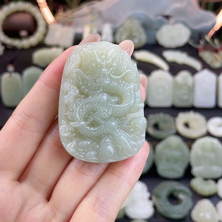 和田玉未镶嵌颈饰