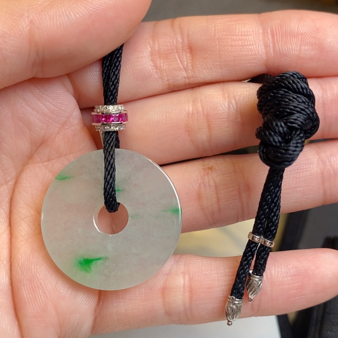 翡翠颈饰18K金镶嵌怀古扣（29.9-4.6）