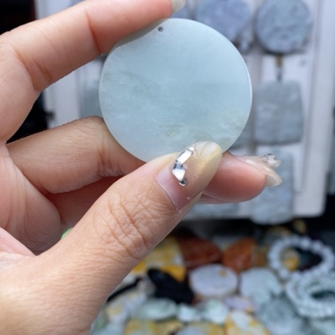 翡翠颈饰未镶嵌翡翠