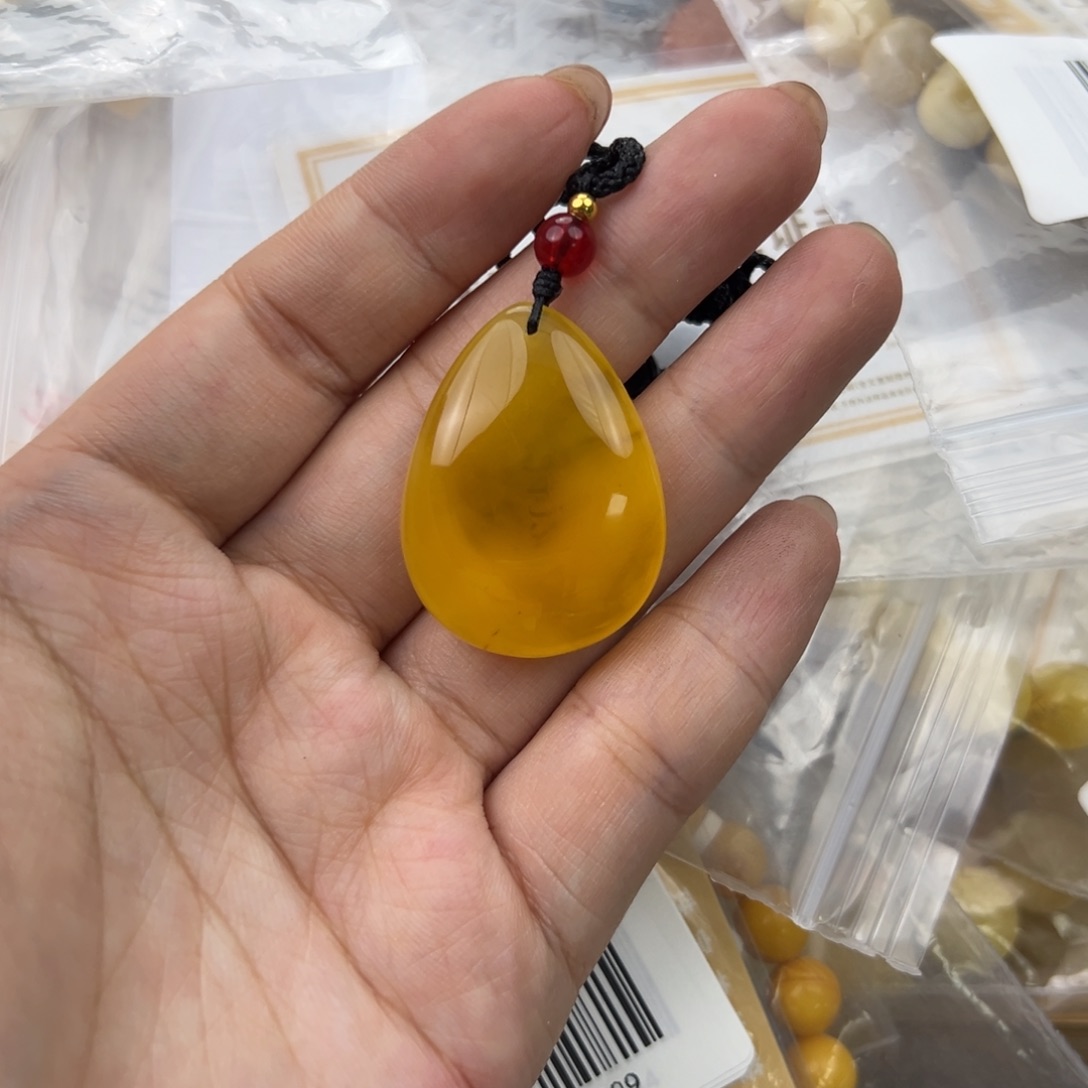 琥珀珠宝奇石未镶嵌