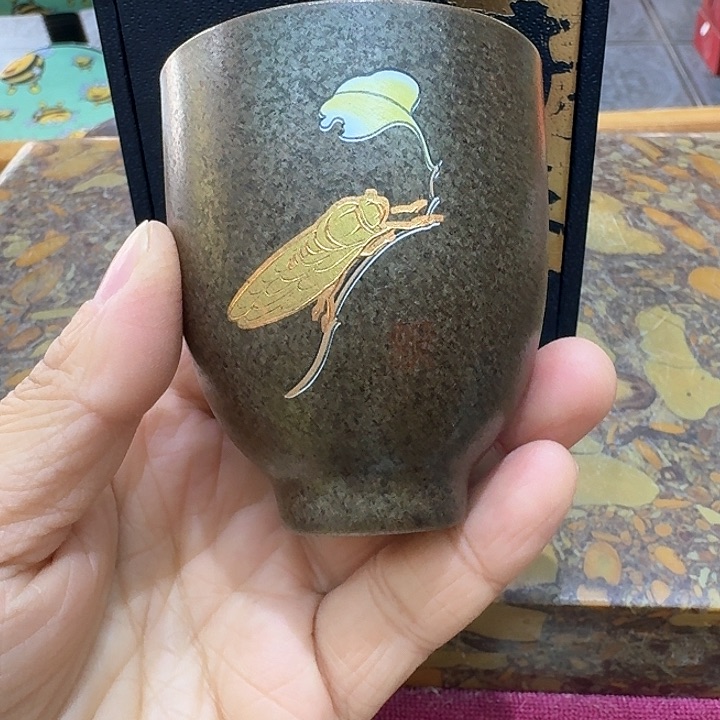 茶沫杯一个，瓷。。。品茗