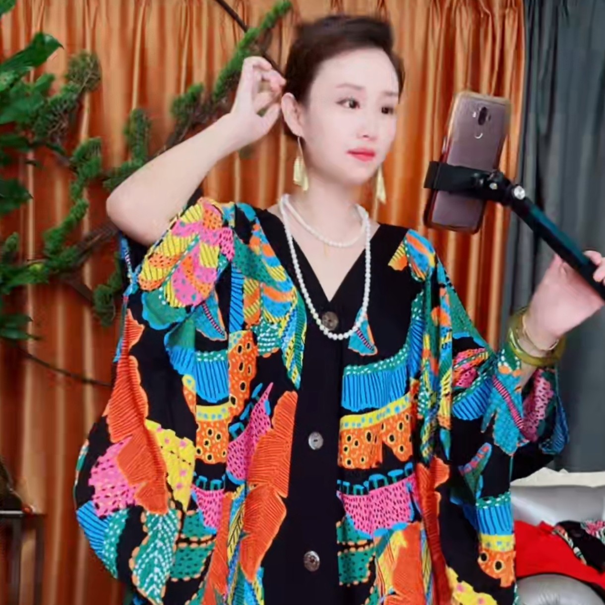 彩色大花朵连衣裙