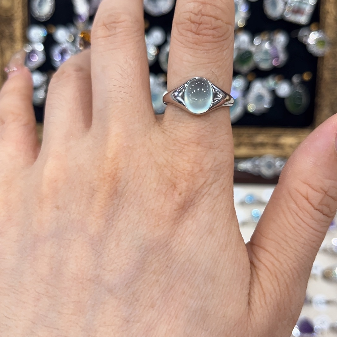 A***傅银S925镶嵌蛇纹石玉颈饰