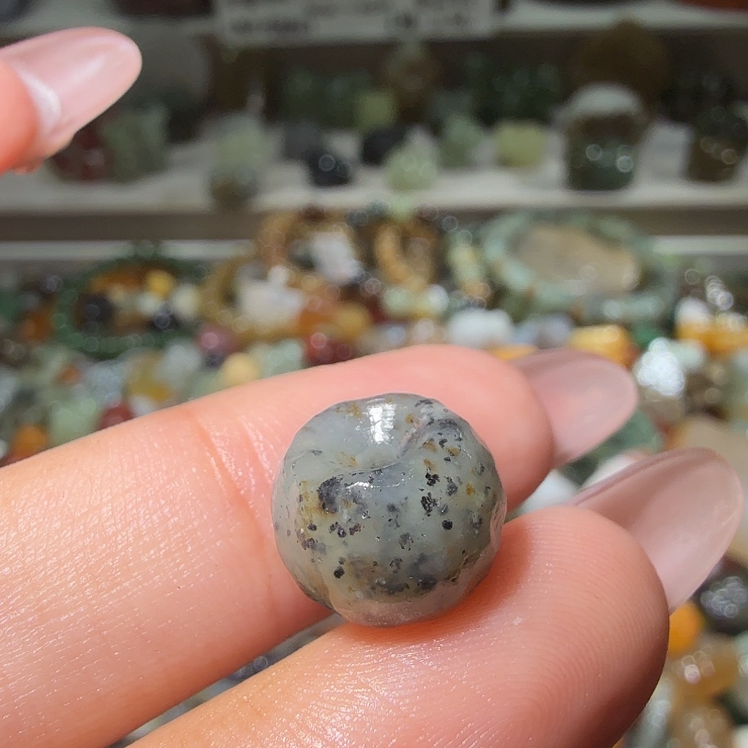 和田玉未镶嵌珠宝奇石