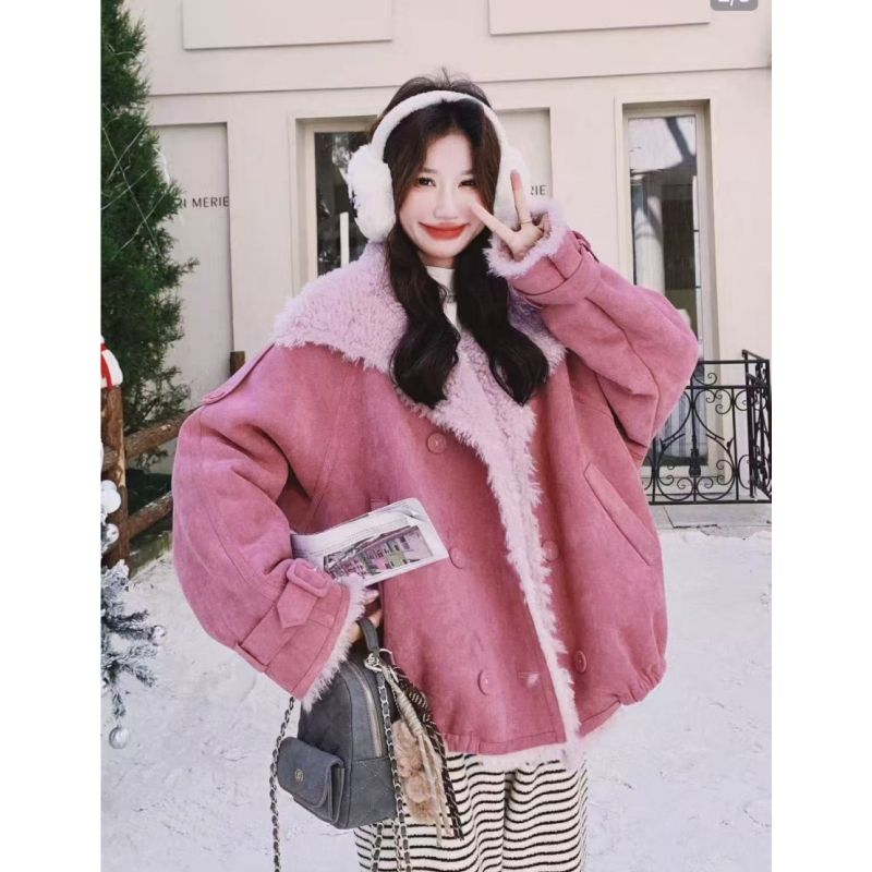 树莓粉重工高密绒皮毛一体加厚外套