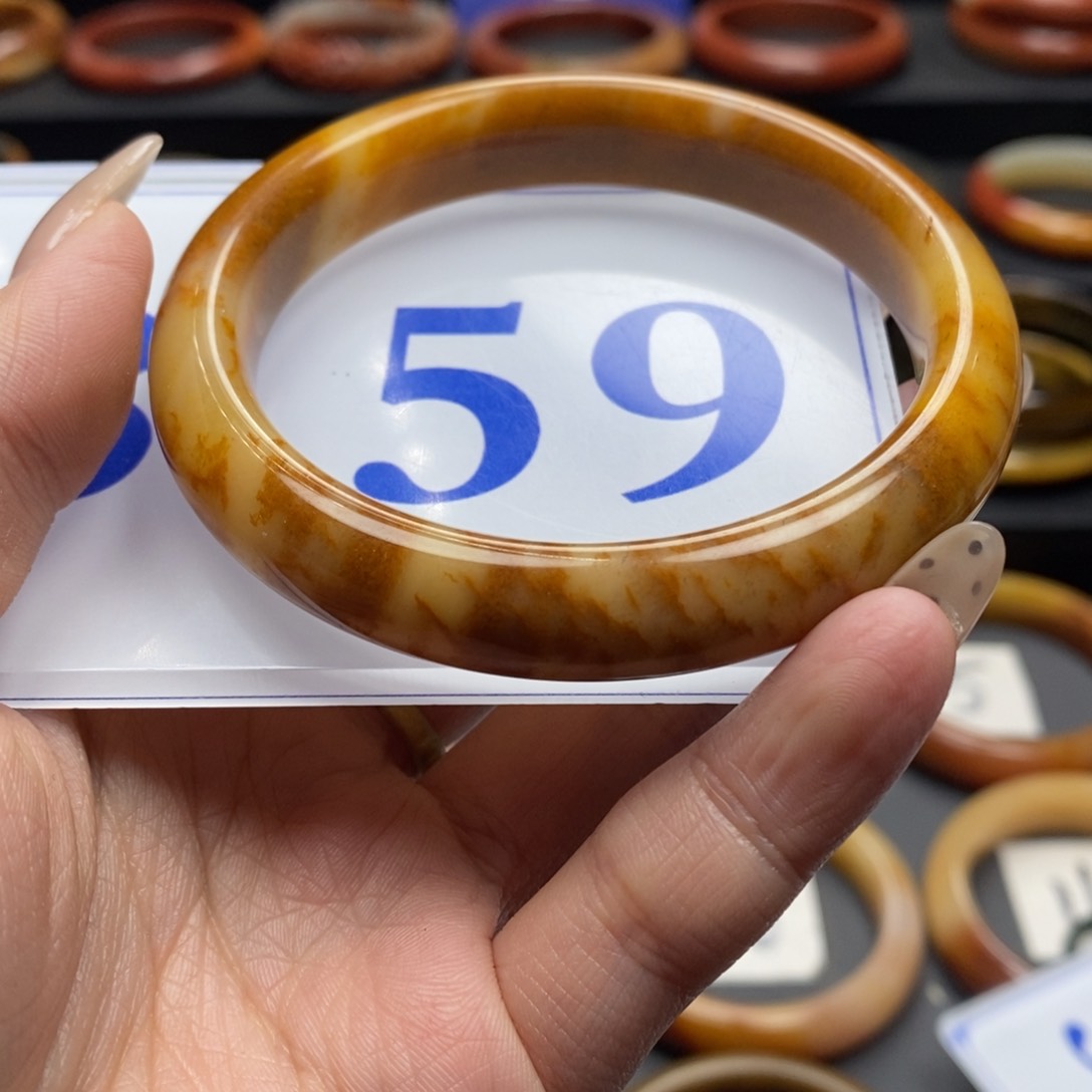 石英质玉（黄龙玉）手镯未镶嵌