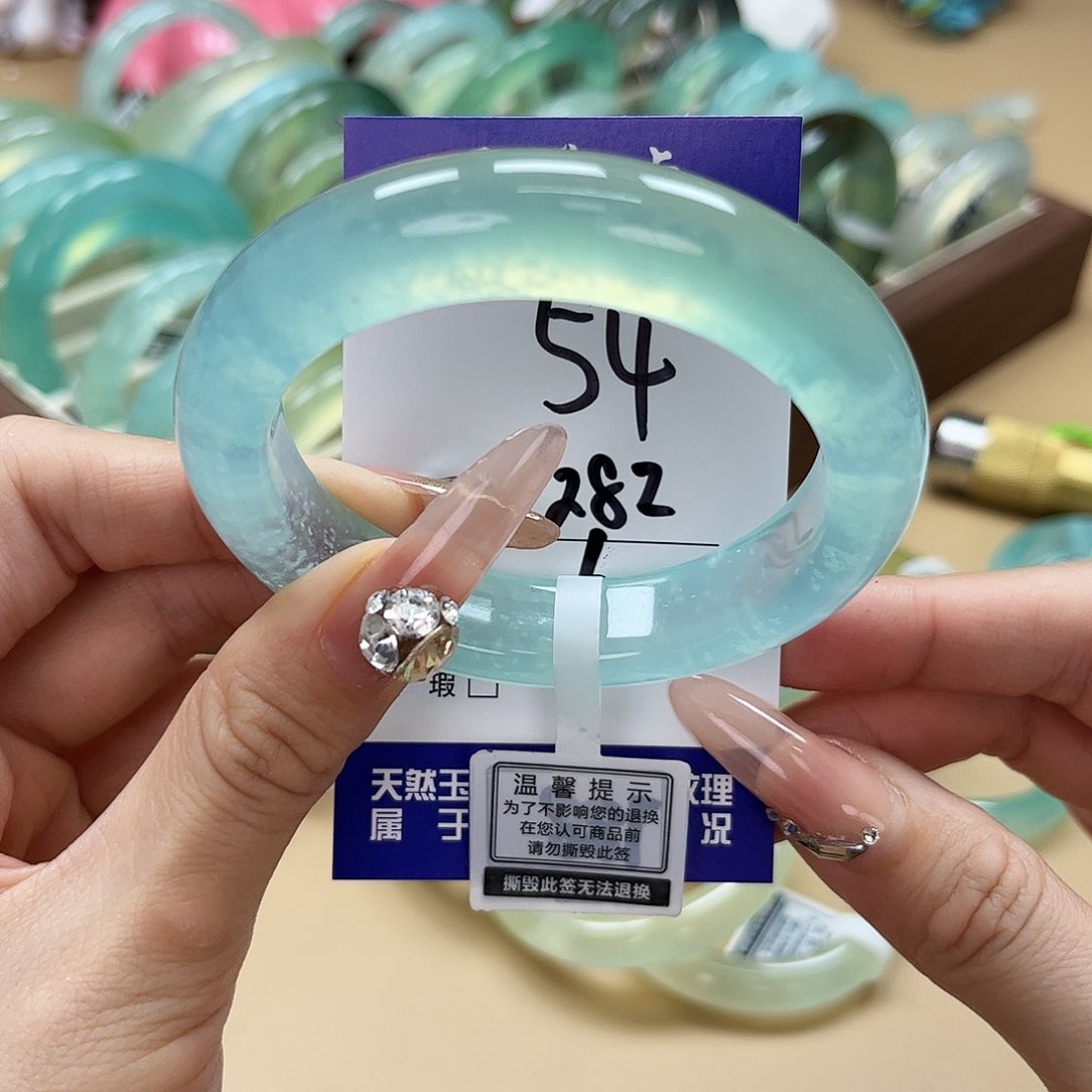 蛇纹石玉手镯未镶嵌