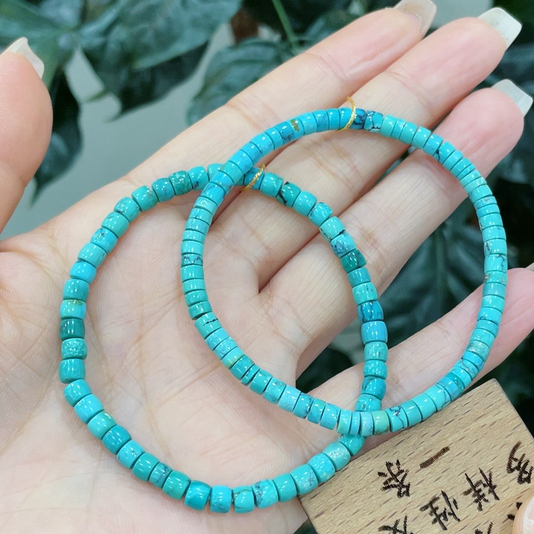 绿松石颈饰未镶嵌