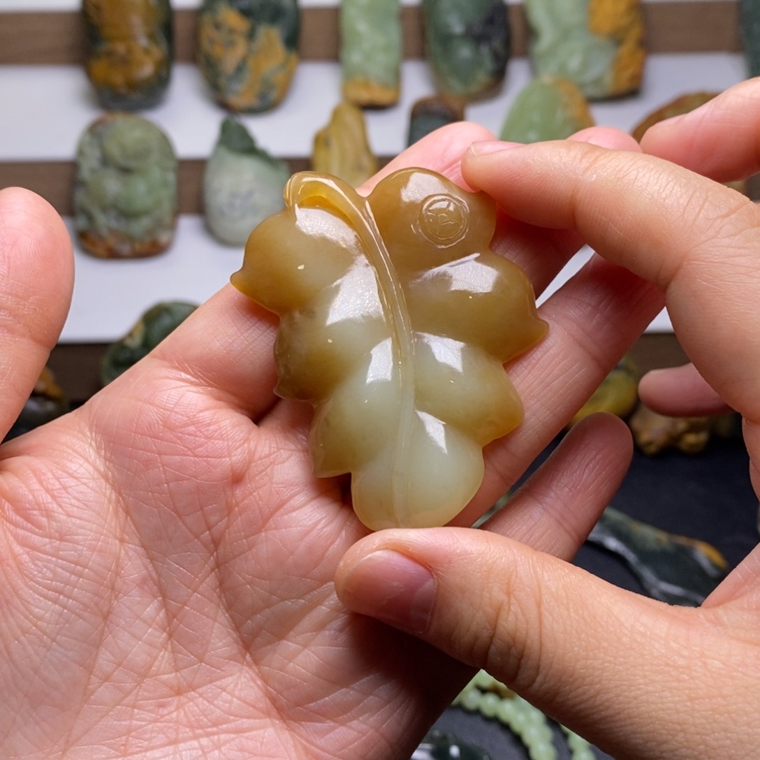 岫岩老玉（透闪石质玉）挂件未镶嵌冰**莉