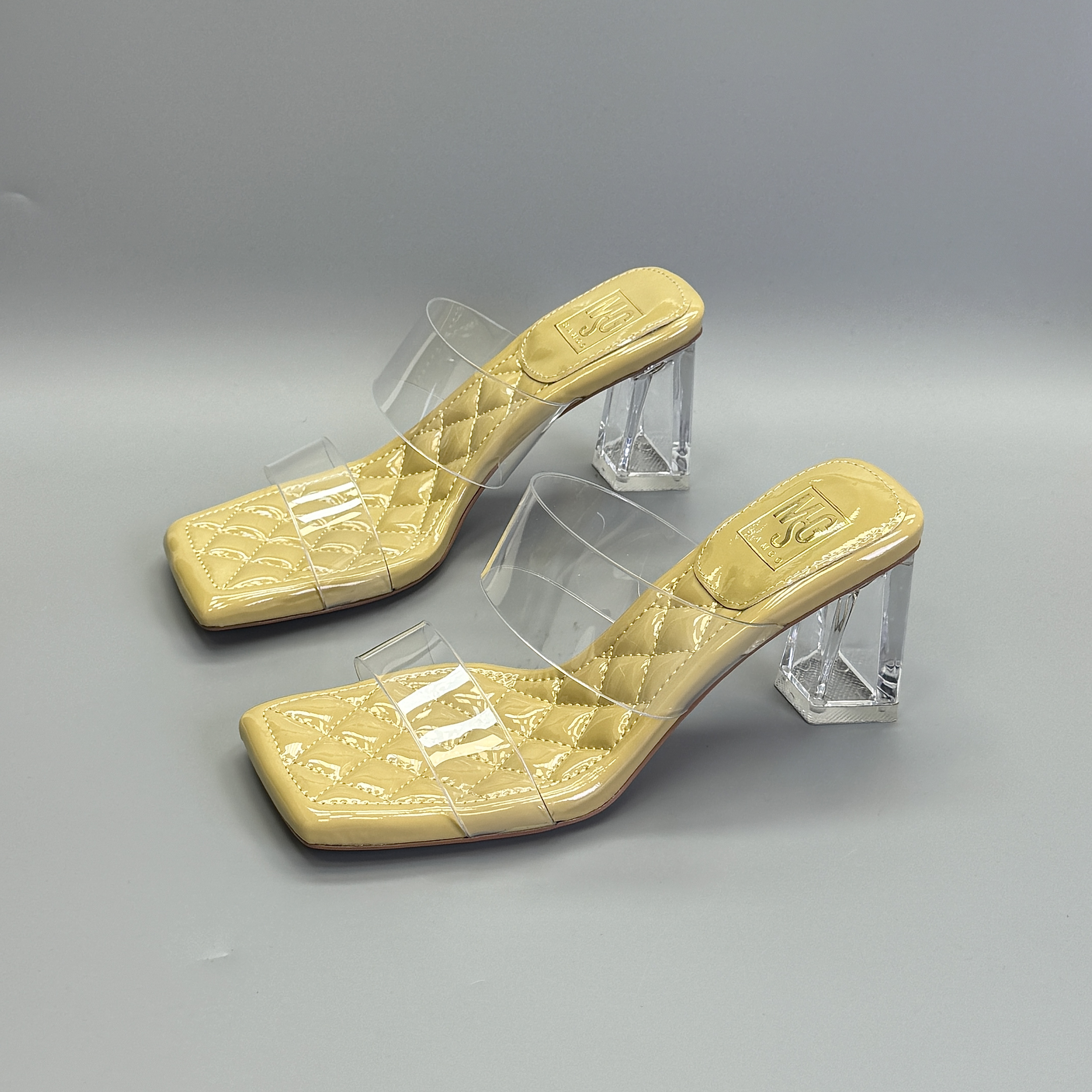 5573-9黄色高跟鞋