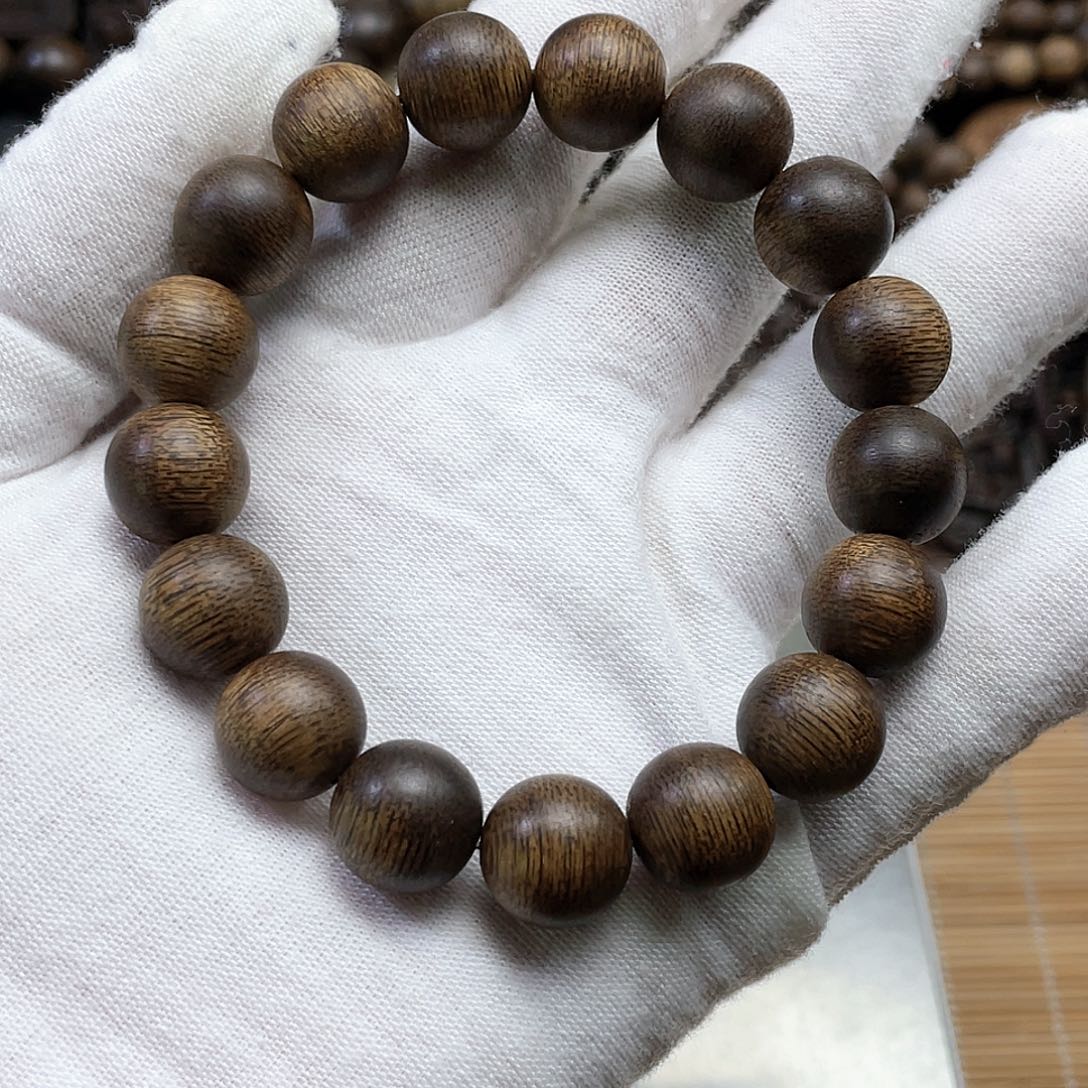 沉香手串@*子芽庄黄奇楠