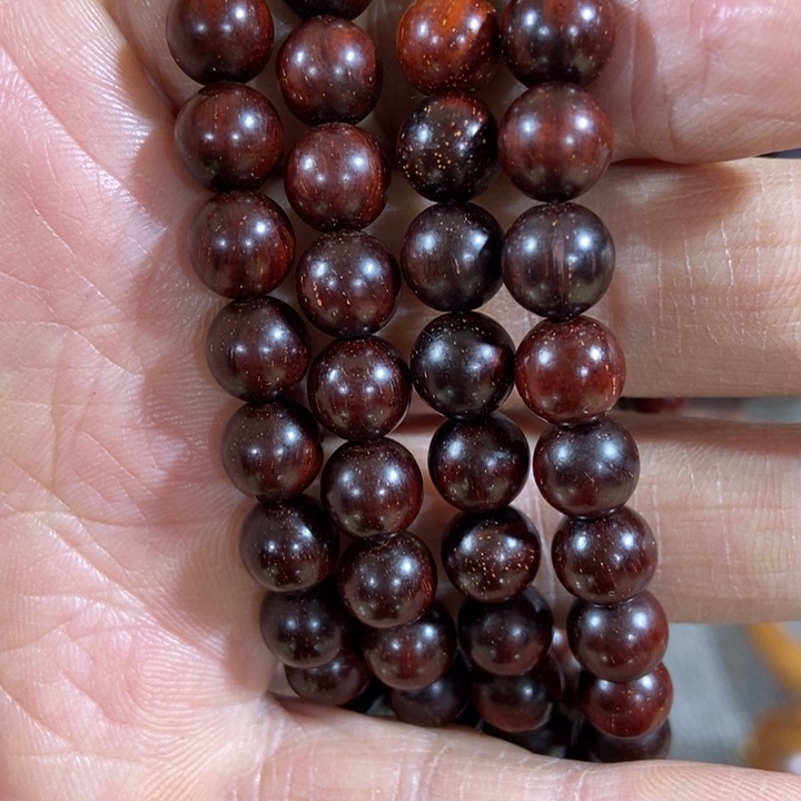 贡木廿*紫檀0.8手串一条