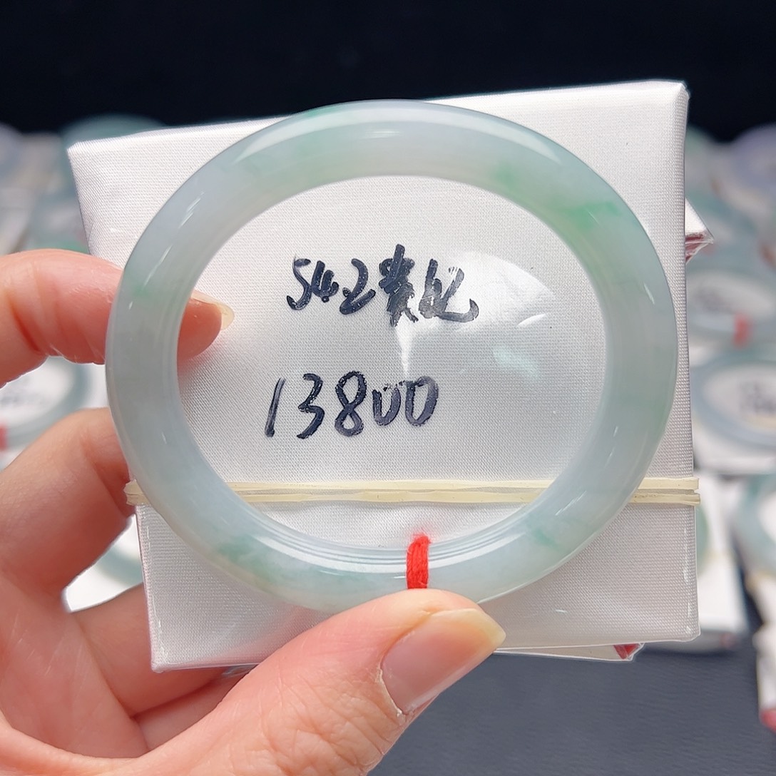 翡翠未镶嵌手镯（贵妃镯）