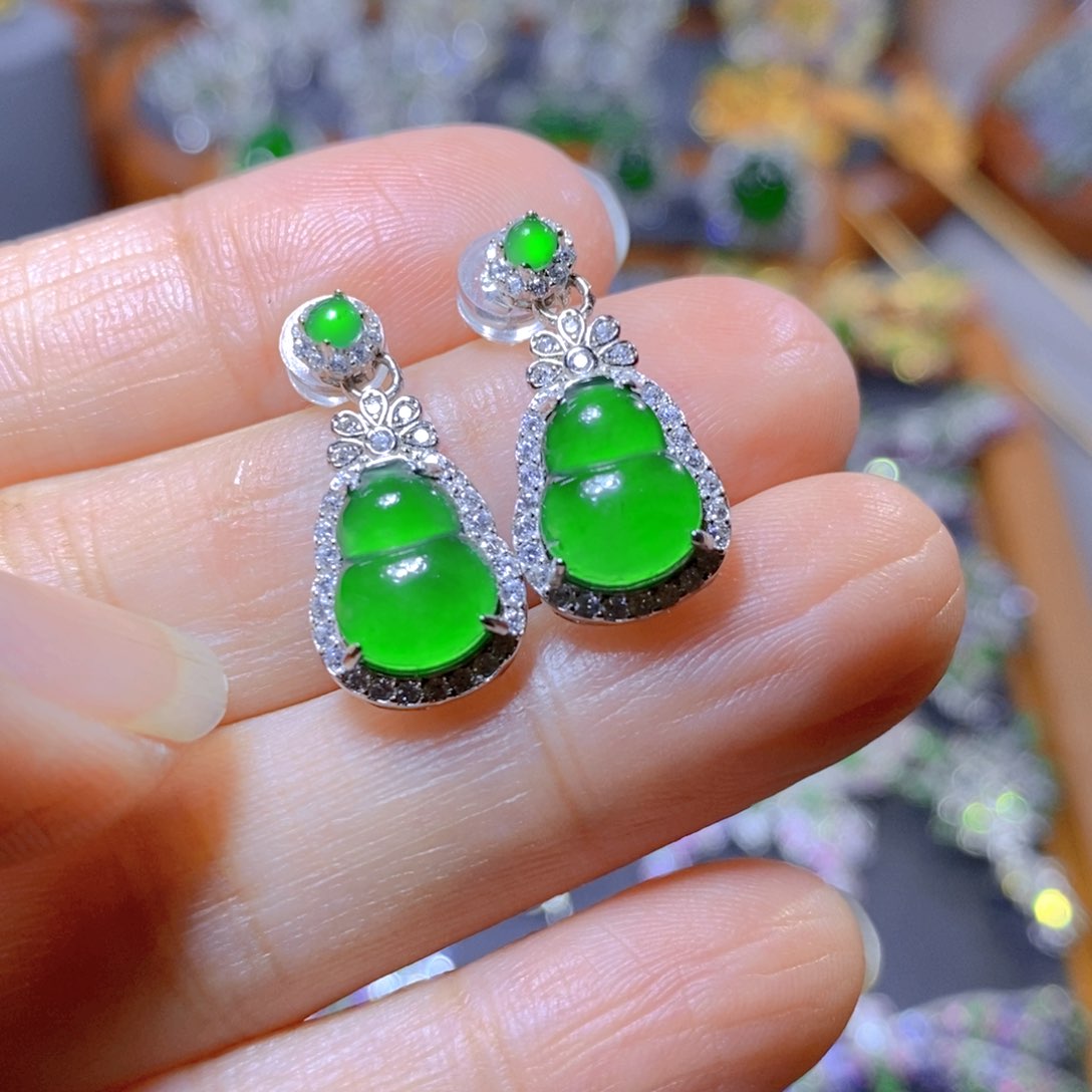 翡翠颈饰银S925镶嵌天然翡翠