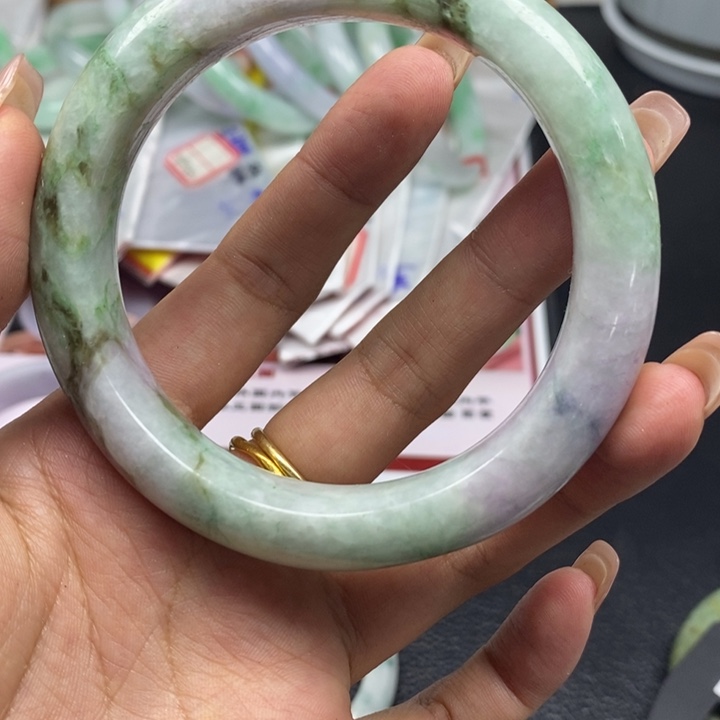 未镶嵌手镯（开口镯）翡翠