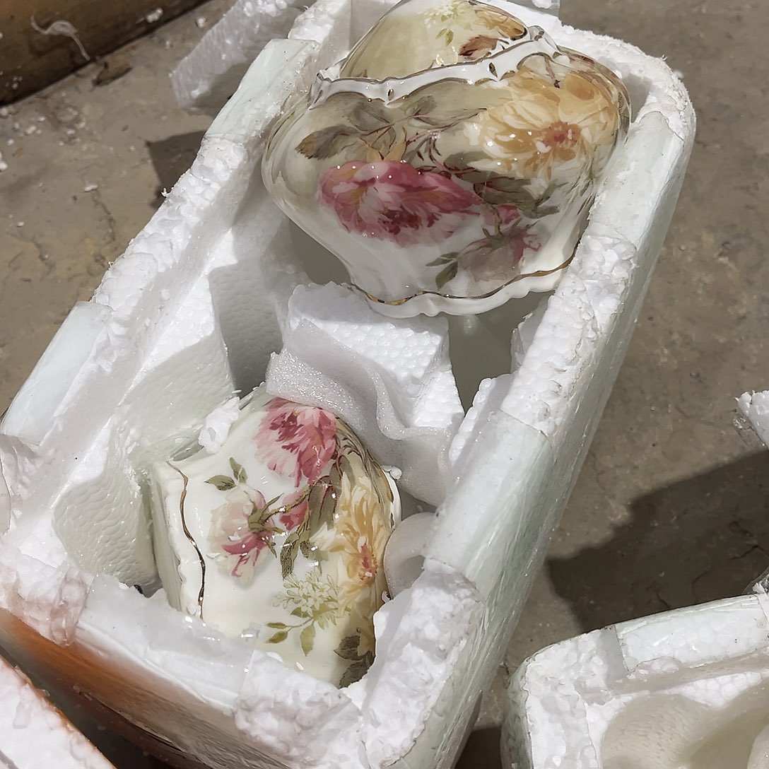 星博汇陶瓷有限公司2个