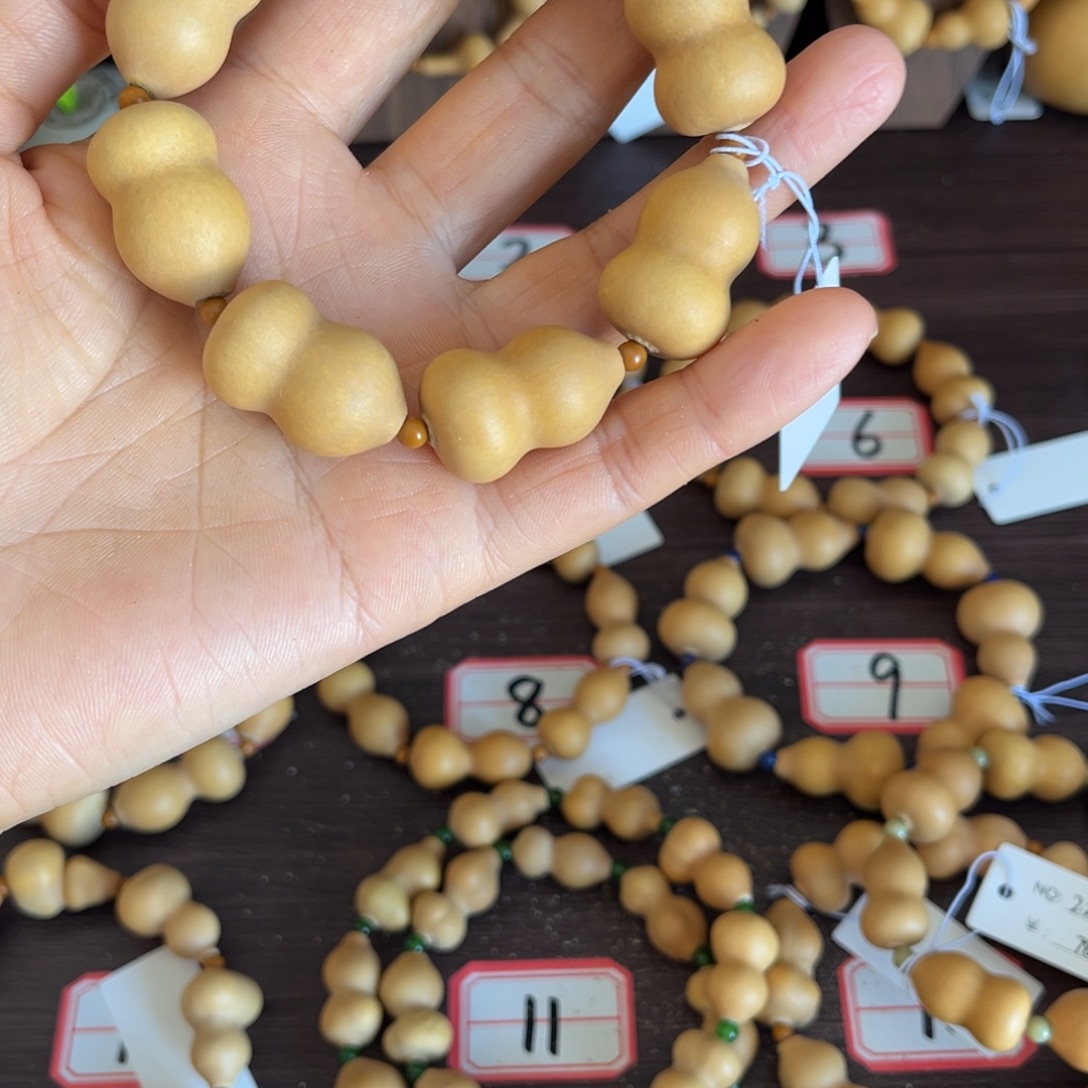 米***姐大叶紫檀（黑酸枝木类）