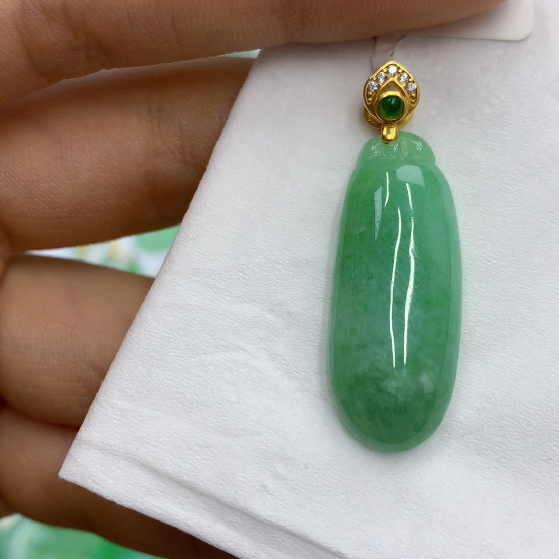 翡翠未镶嵌颈饰翡翠