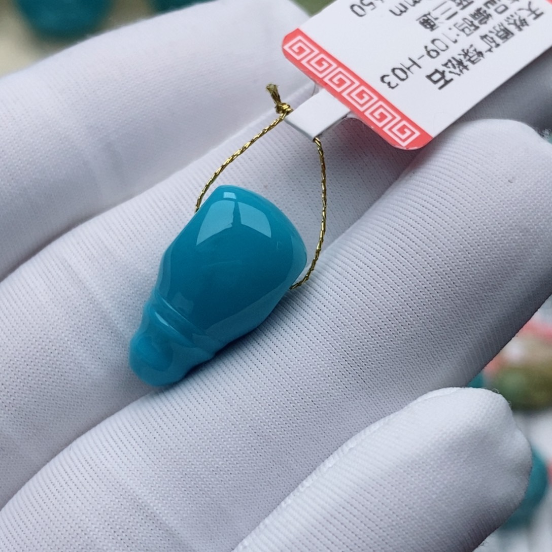 步***宇绿松石未镶嵌珠宝奇石