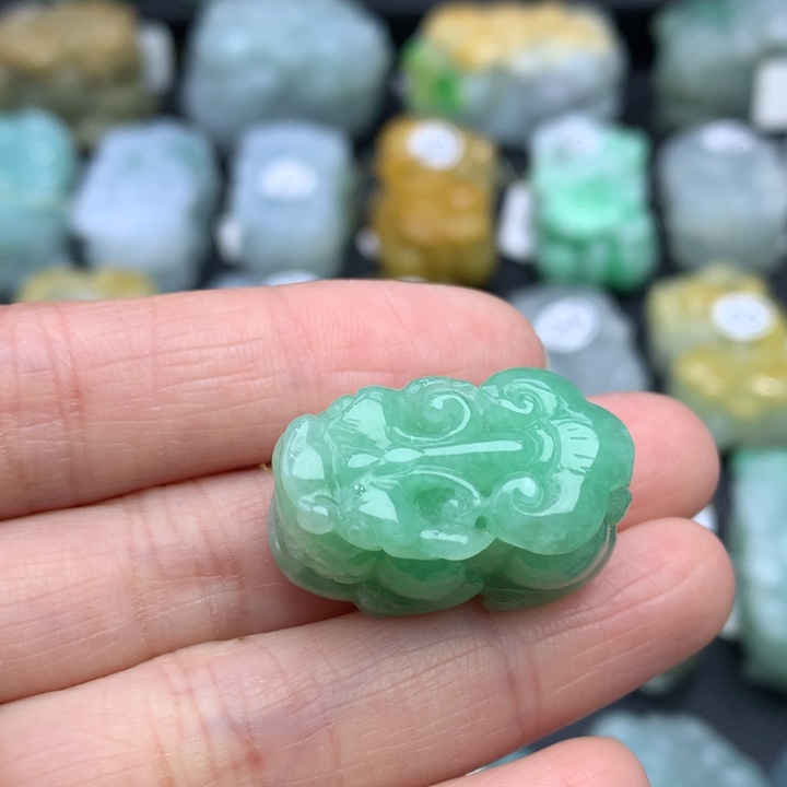 翡翠颈饰未镶嵌天然缅甸A货翡翠貔貅吊坠