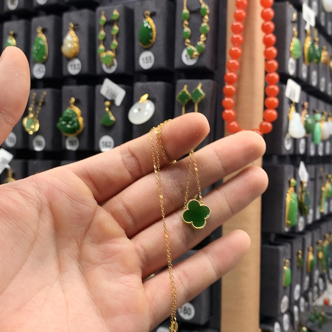 和田玉颈饰18K金镶嵌