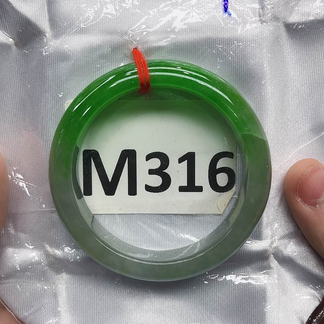 翡翠手镯未镶嵌多样性