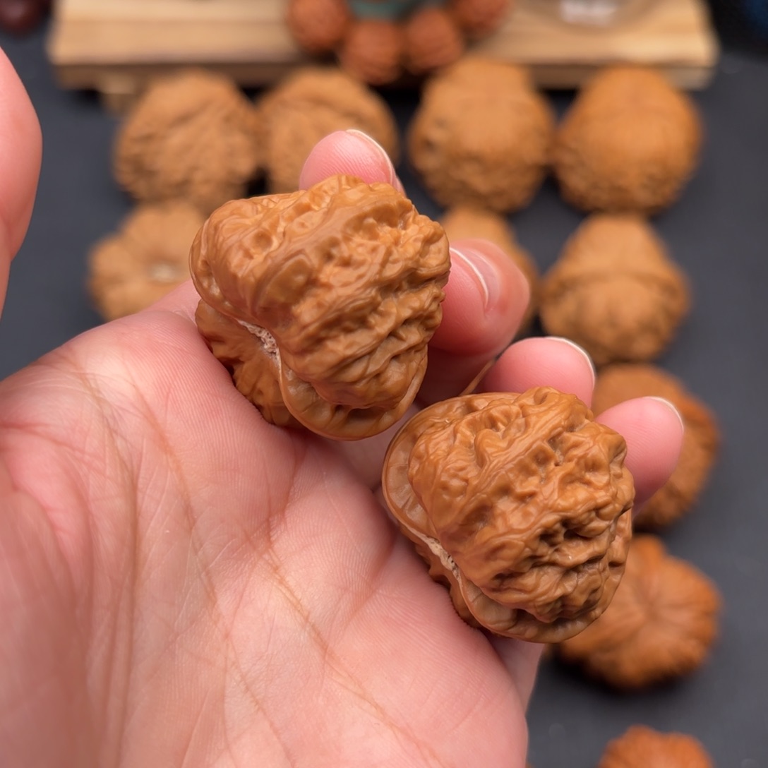 文玩核桃把件门头沟元宝33