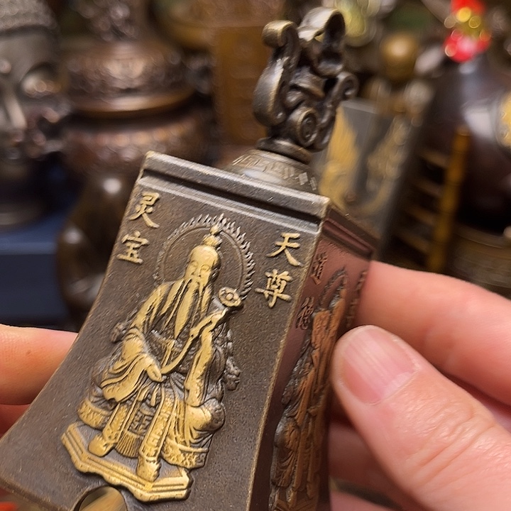 精美铜器批发档口