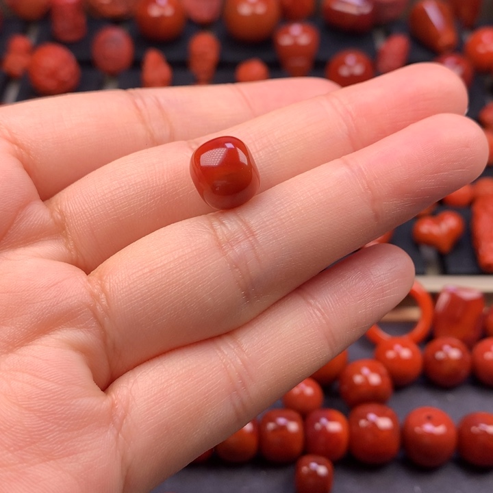 秋****南红玛瑙未镶嵌老型单珠11MM