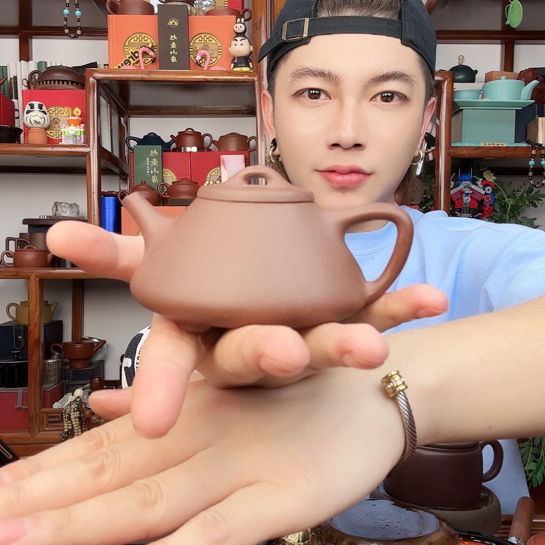紫砂茶壶哦哦哦哦哦哦哦哦哦人