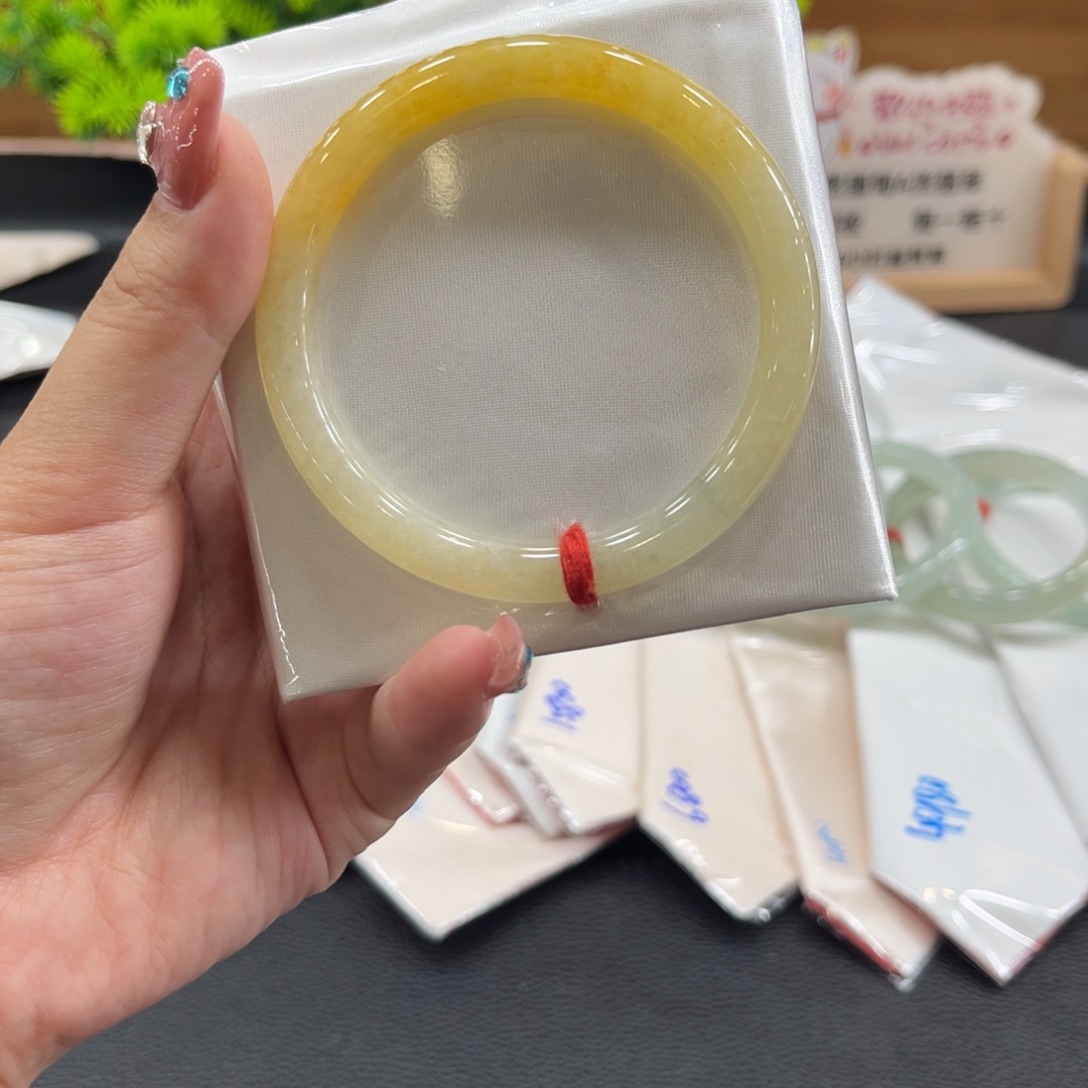 翡翠手镯未镶嵌55圆条