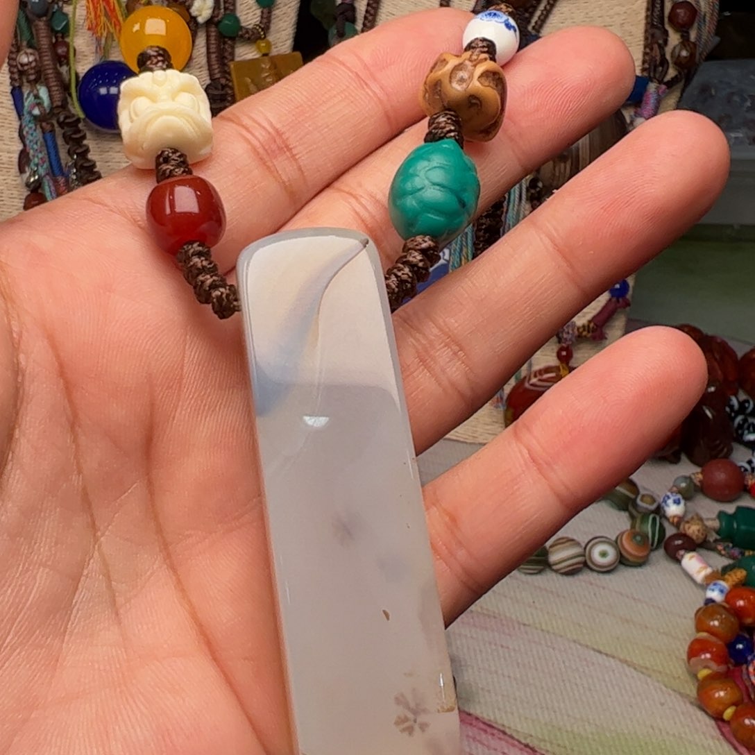 玛瑙/玉髓颈饰未镶嵌