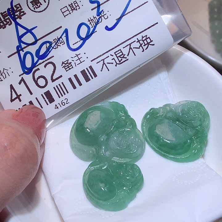 翡翠未镶嵌颈饰这