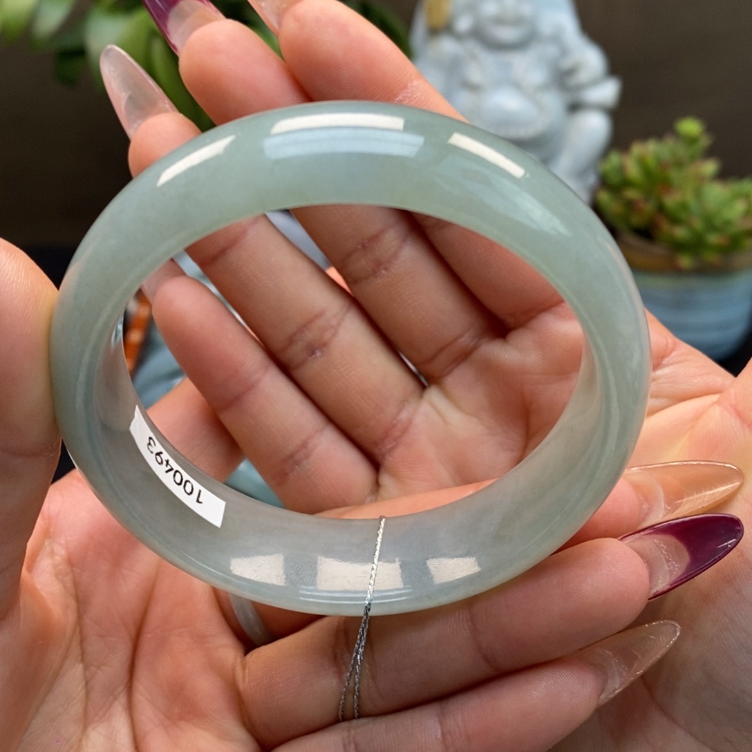 翡翠手镯未镶嵌?天然