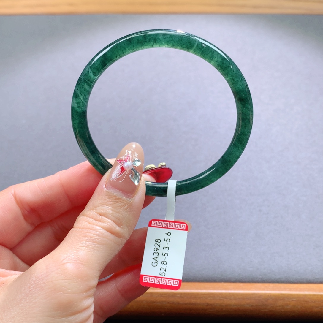 翡翠手镯未镶嵌天然翡翠手镯