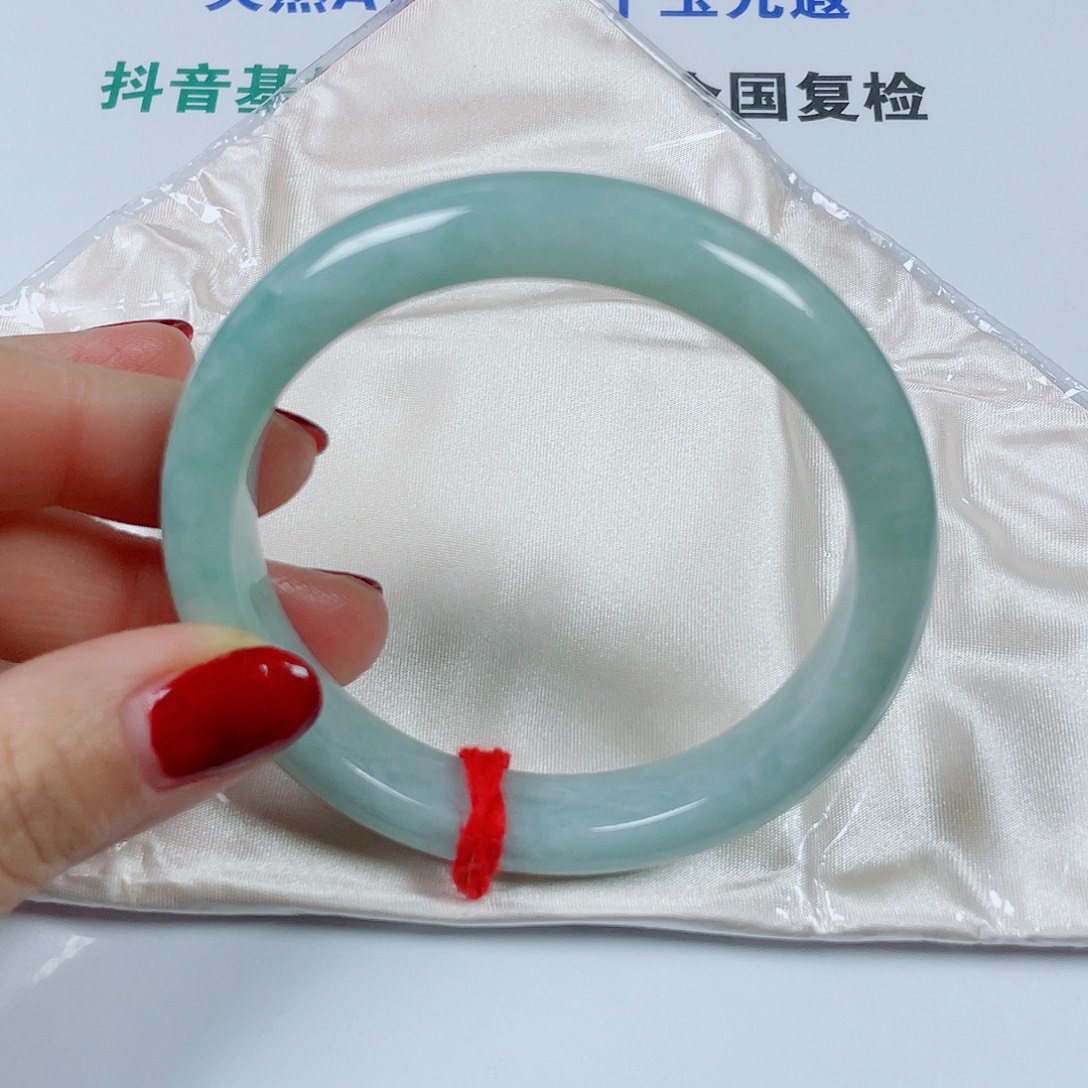 翡翠未镶嵌手镯圈口63.2宽12.5厚9.2