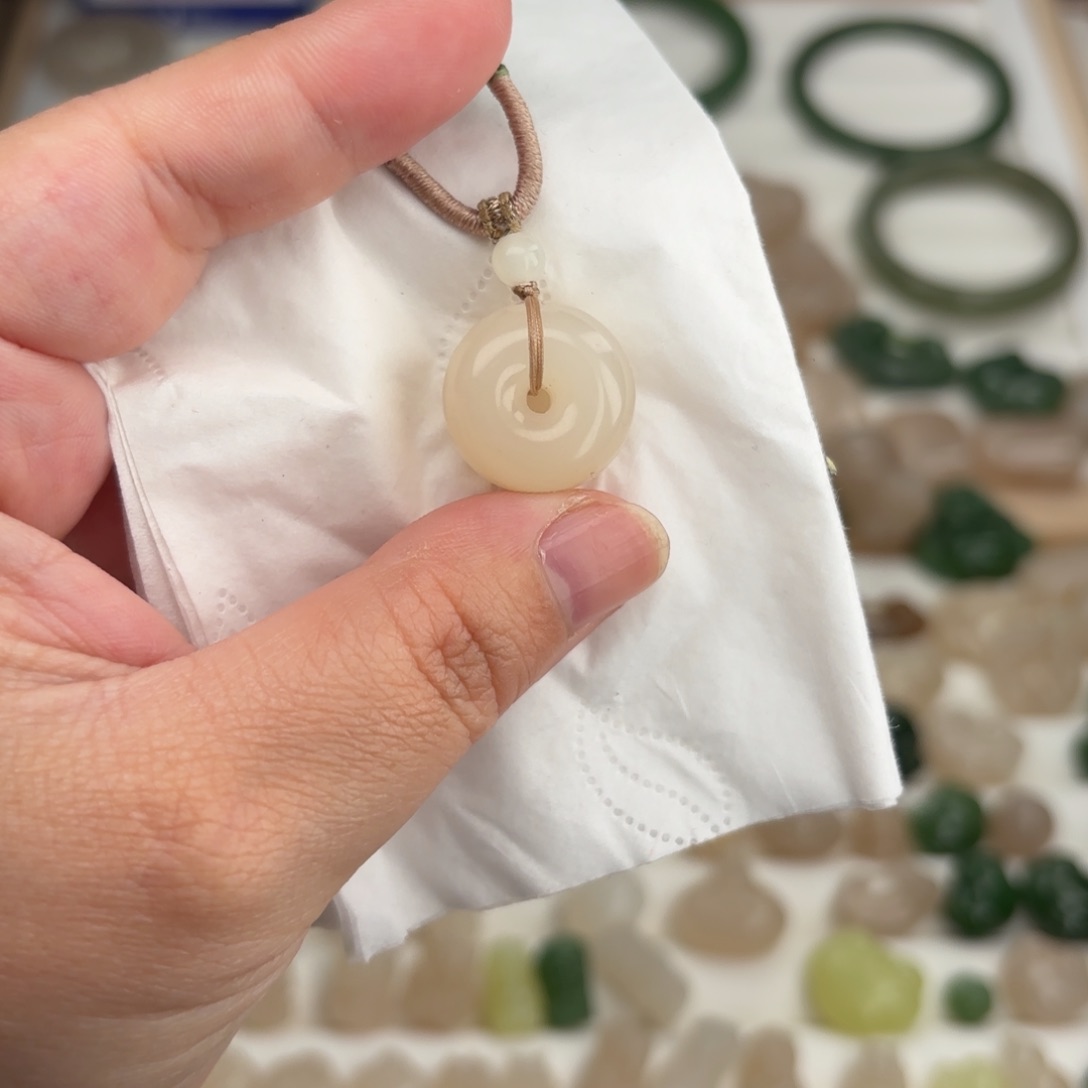 和田玉颈饰未镶嵌