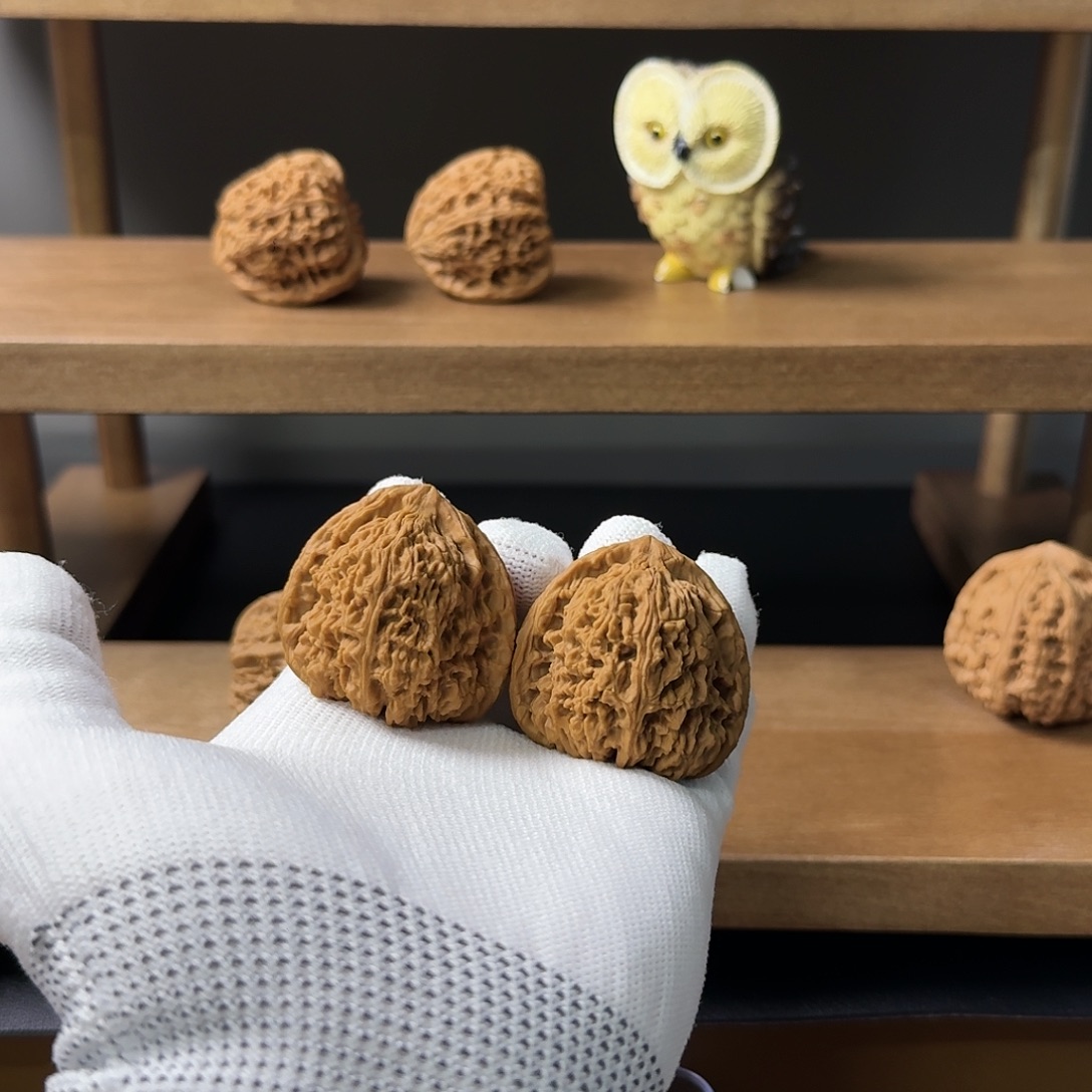 文玩核桃吊坠南疆石三角疆