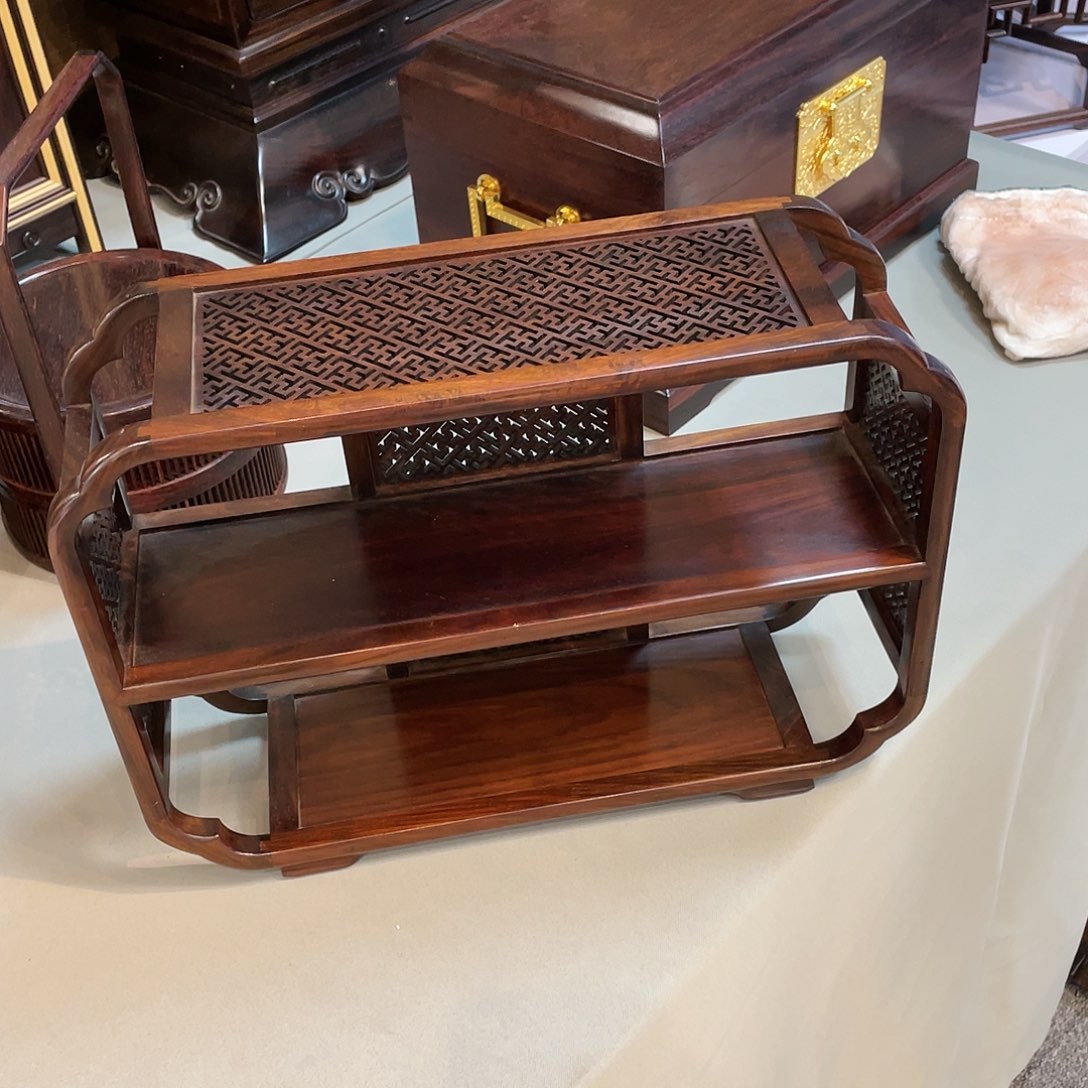 红酸枝木类成套家具