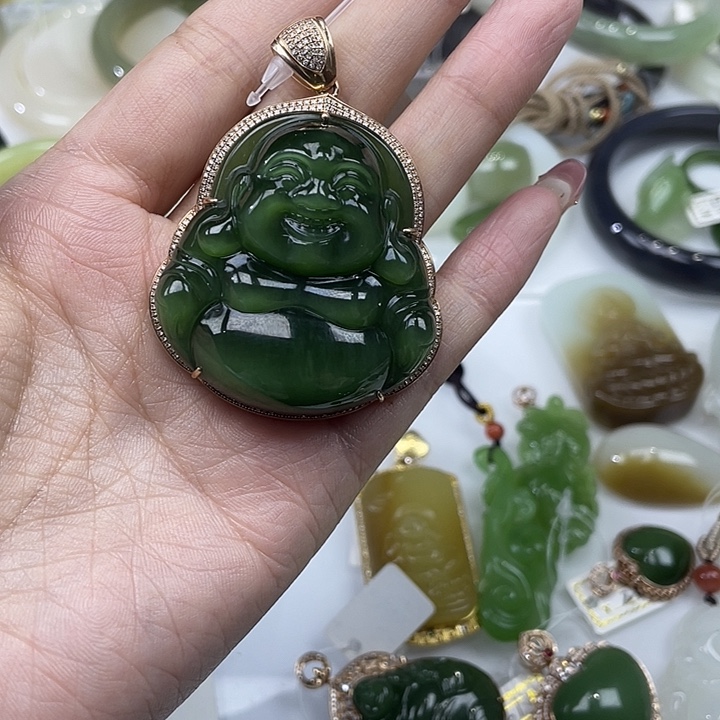 和田玉挂件18K金镶嵌美***头