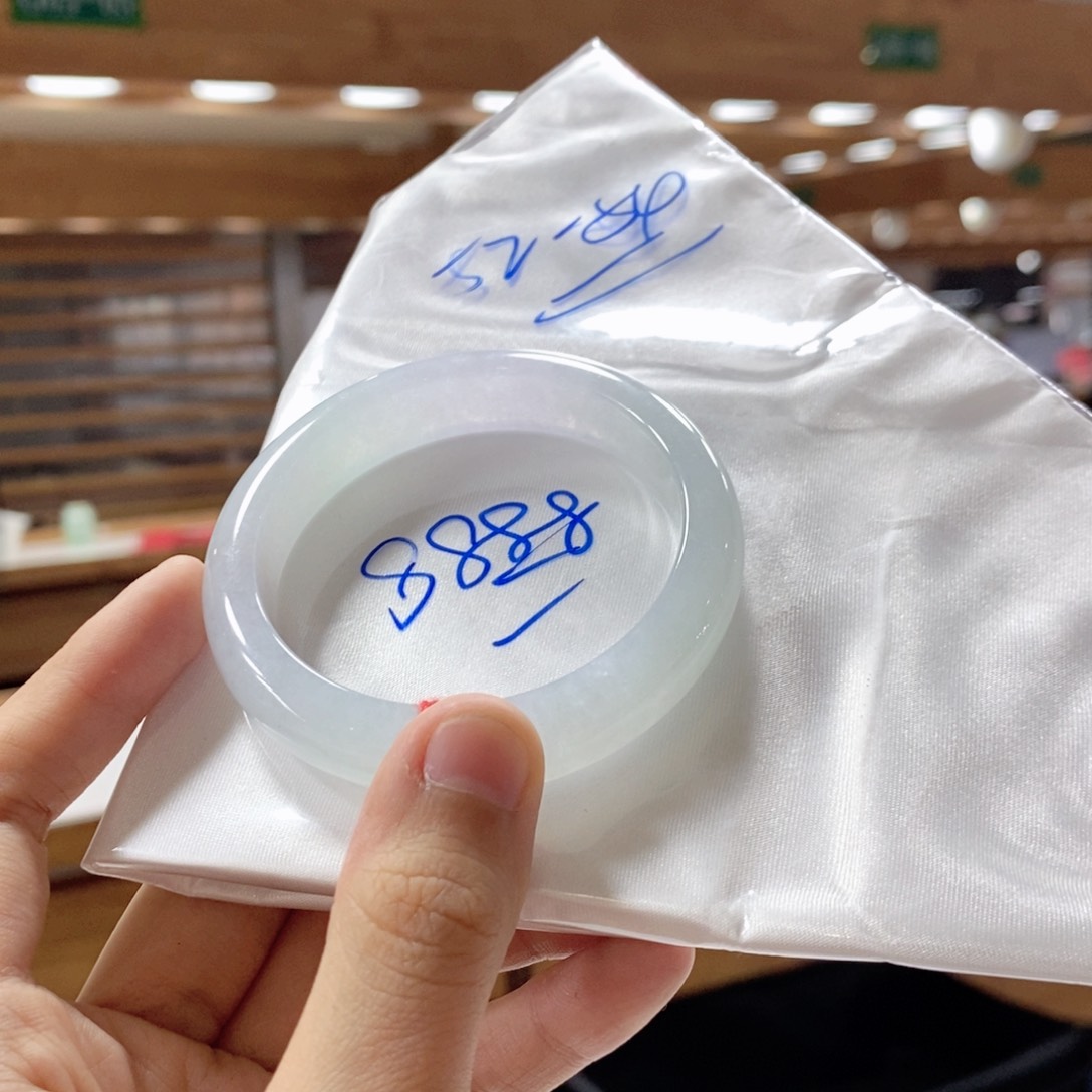 翡翠未镶嵌手镯买断