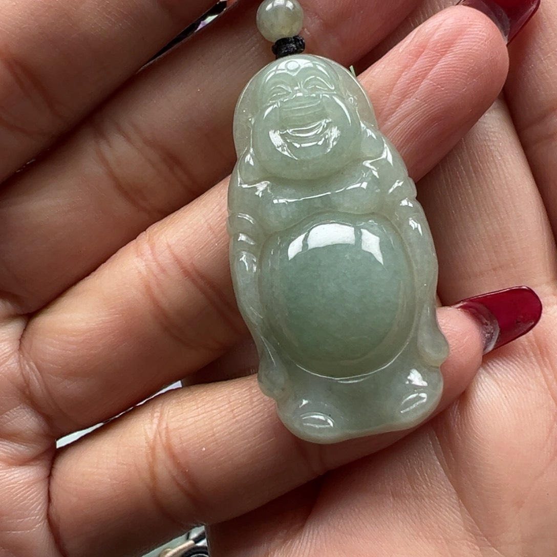 翡翠颈饰未镶嵌站佛