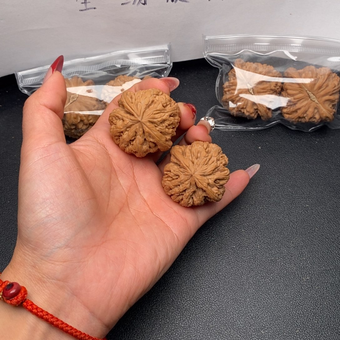 把件文玩核桃平谷粗筋