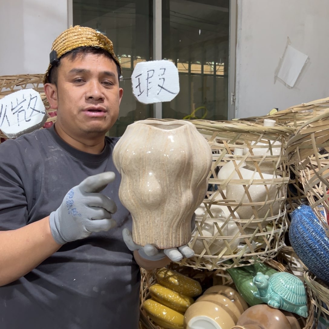 摆件198 号高中低温陶瓷工艺瓶（部分微瑕）