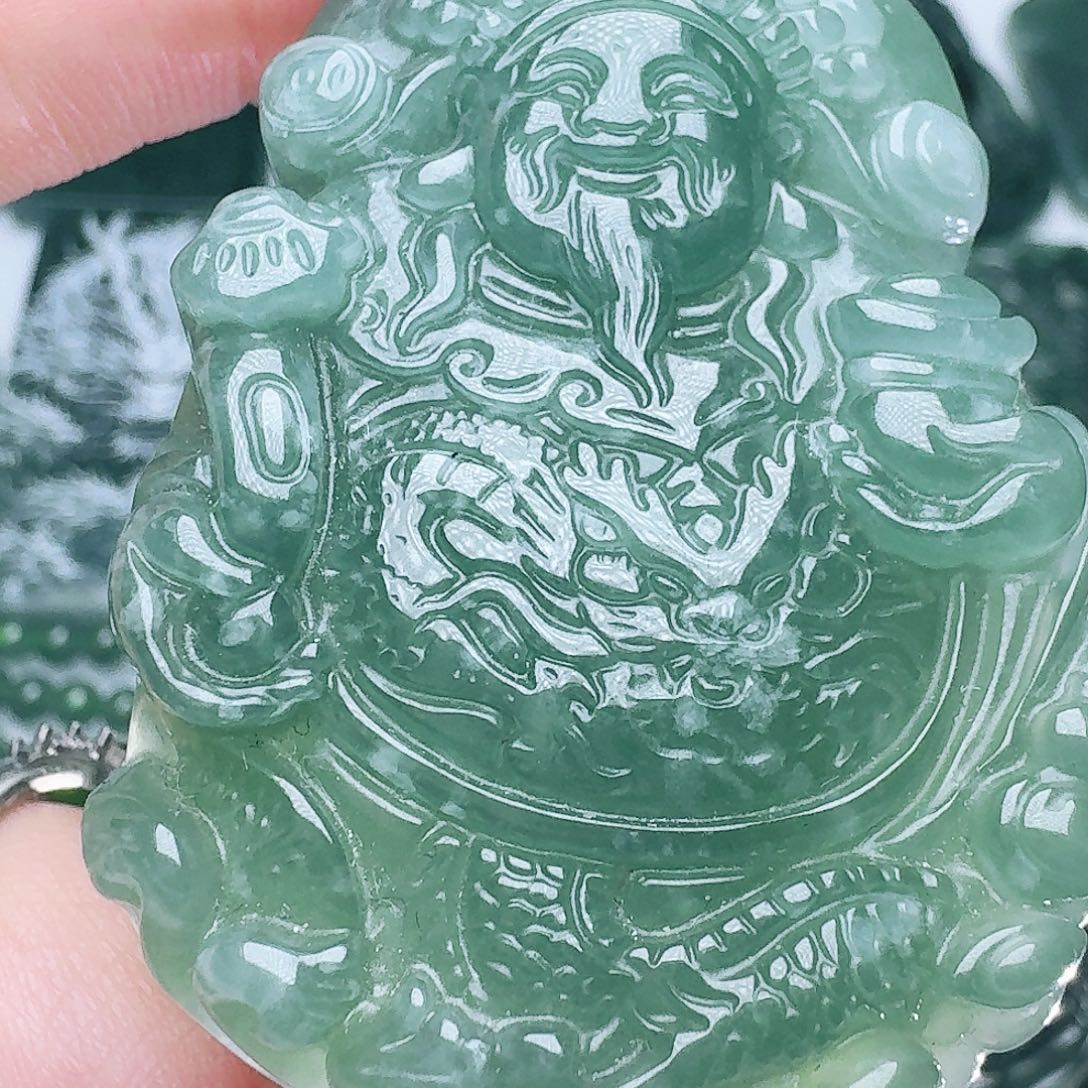 翡翠未镶嵌颈饰天然的A货翡翠多样性发其一 